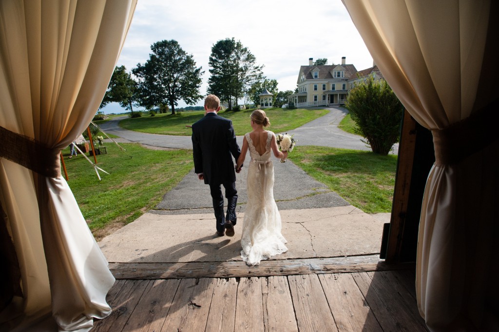 Maine Farm Wedding | Photo Credit: emilie Inc | More at www.localhost/beautifuldays